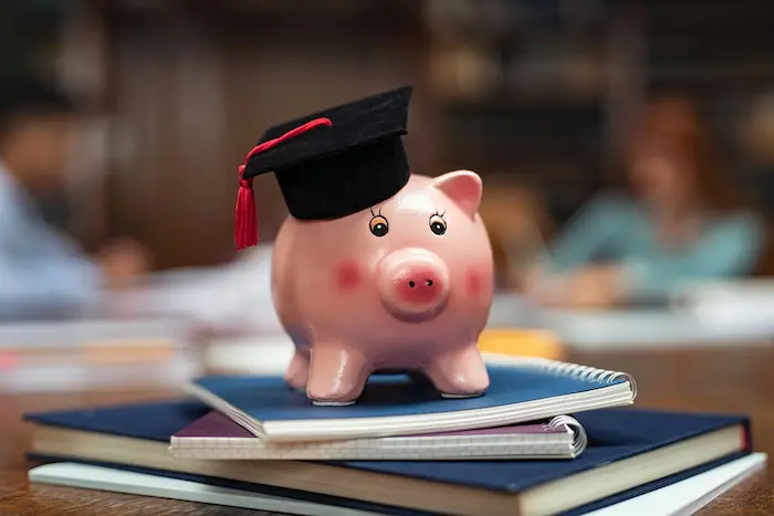 Image d'un tirelire, montrant l'économie réalisée par les étudiants locataires en France grâce à l'APL étudiant 2025
