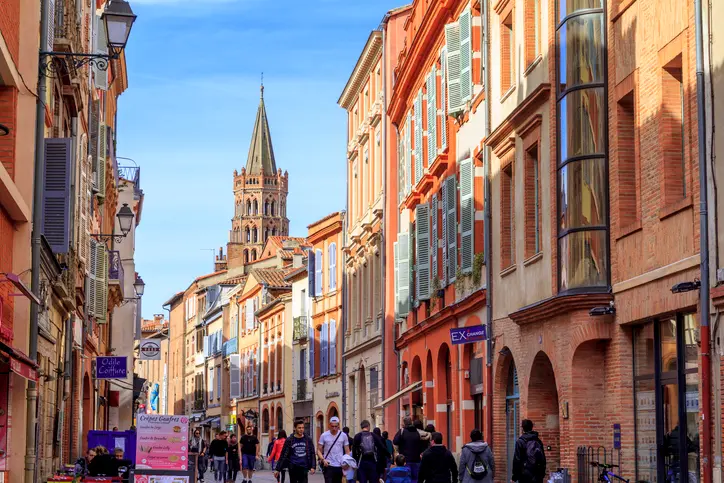 Le coeur de la ville de Toulouse, avec vue sur les immeubles adaptés pour investir dans une résidence étudiante à Toulouse