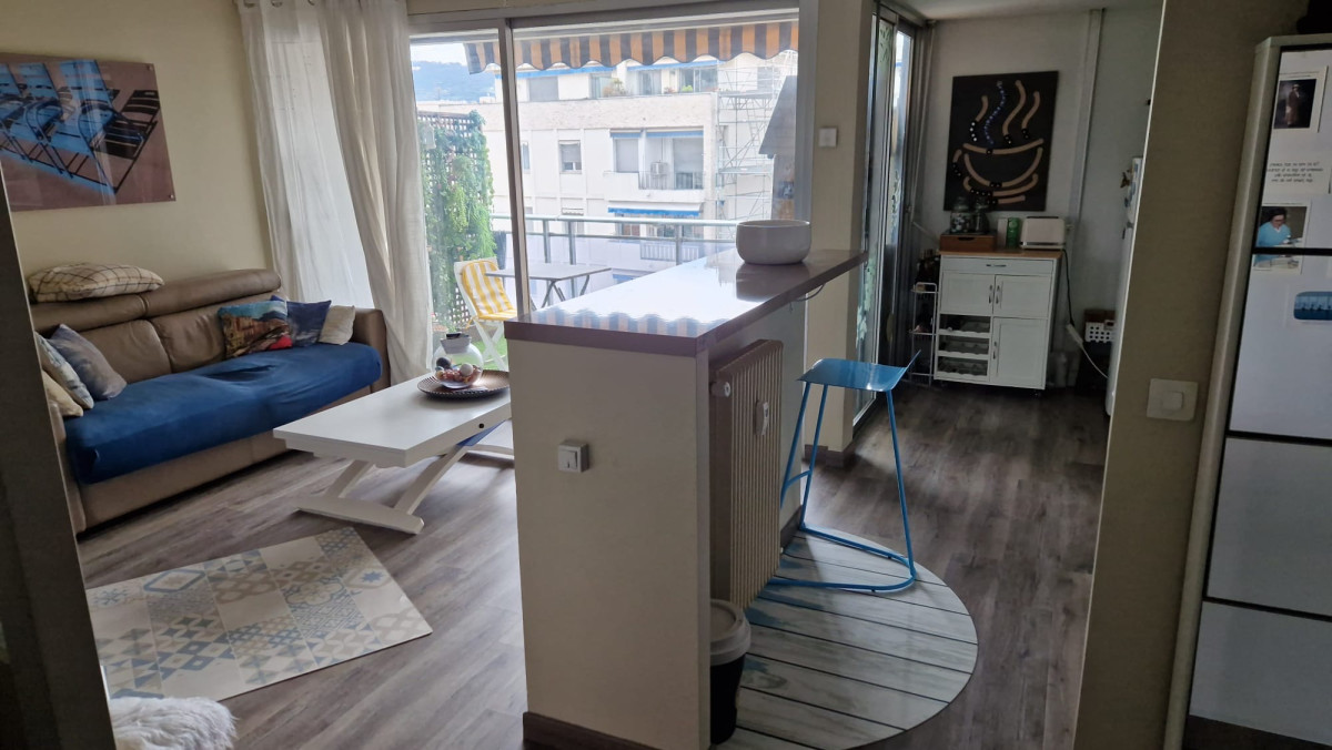 Image d'un 2p terrasse gambetta à 950€ à nice (06000)