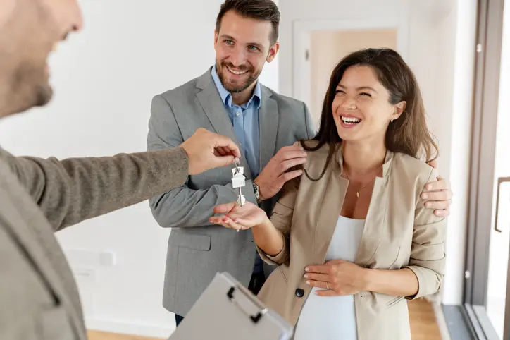 Des investisseurs choisissent l'investissement locatif géré LMNP pour ses nombreux avantages