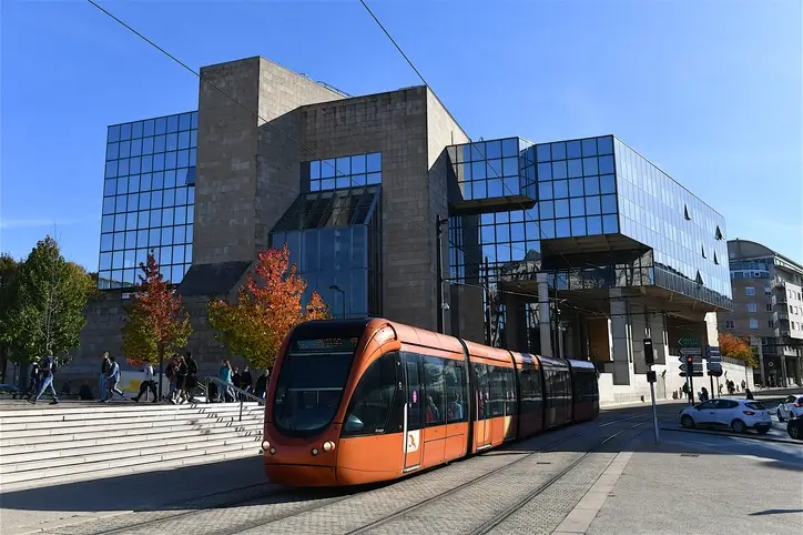 Quartier moderne du Mans, idéal pour les jeunes à la recherche d'une colocation Le Mans bien située.
