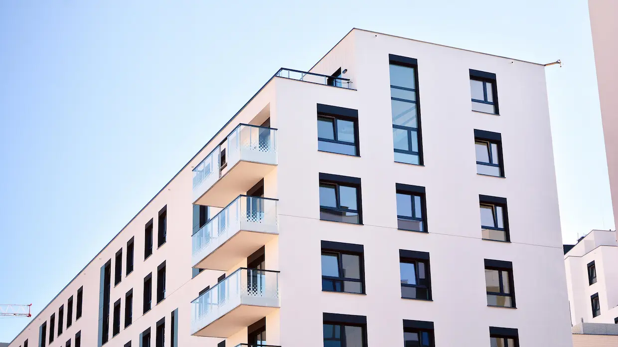 Image d'un bâtiment, montrant le type de logement idéal pour un achat résidence étudiante