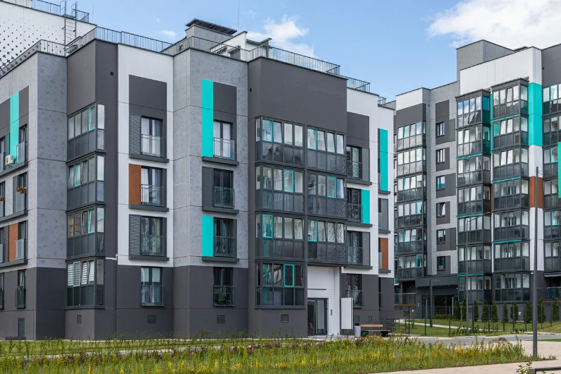 résidence étudiante à Béziers : c'est un logement étudiant, un immeuble avec plusieurs appartements. Vue extérieure. Vie universitaire.