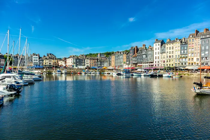 Vue sur Le Havre, avec les bâtiments où logement étudiant Le Havre est disponible