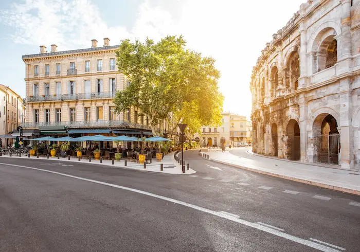 Photo de la ville de Nîmes, mettant en avant son charme. La colocation à Nîmes est plébiscitée.