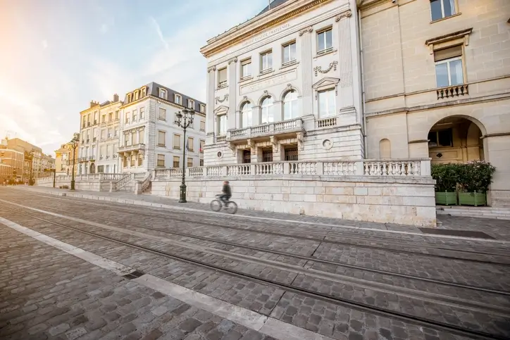 Photo de bâtiments d'Orléans, avec une vue sur les rues du centre, un quartier prisé pour la colocation à Orléans