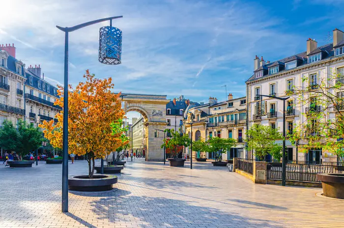 Photo de la ville de Dijon, mettant en valeur la beauté de cette ville étudiante française. Sa beauté explique l'attrait des jeunes pour la colocation à Dijon.