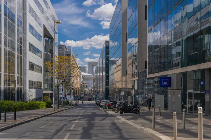 Quartier dans la ville de Nanterre, mettant en avant les atouts de la ville. La colocation à Nanterre, l'un des logements les plus recherchés, est disponible dans ce quartier.