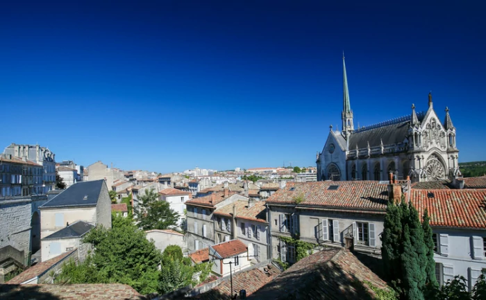 résidence étudiante à Angoulême : cliché en plein ville d'Angoulême.