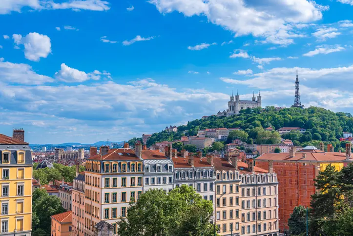 Vue sur la ville de Lyon, une ville étudiante idéale où le logement étudiant Lyon pas cher est disponible