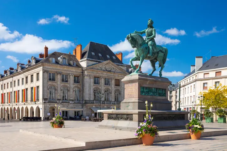 Vue sur la ville d'Orléans, un quartier idéal pour une résidence étudiante à Orléans