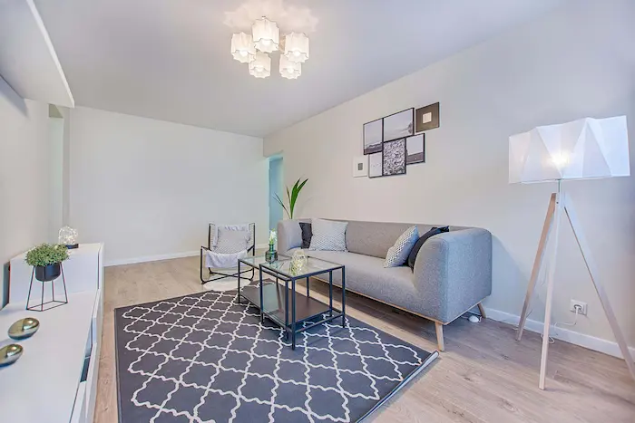 Logement étudiant Lyon 07 : c'est un appartement meublé dans le 7e arrondissement. Plus besoin d'amener des équipements lors du déménagement, il y a le nécessaire pour vivre convenablement.