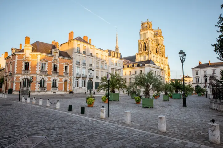 Vue sur le centre-ville d'Orléans, un magnifique endroit où chercher une résidence étudiante à Orléans